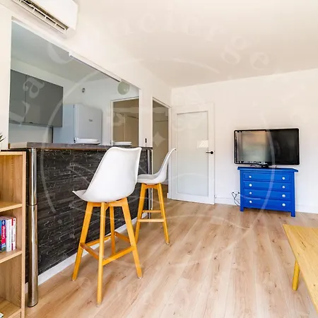 Haute - T2 Cosy Avec Clim & Balcon * Toulon